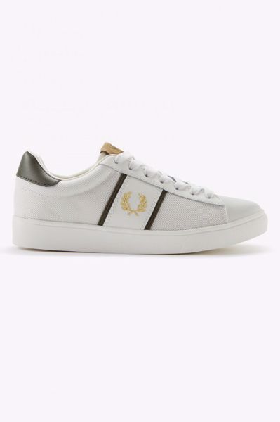 Hos Tonny. Fred Perry